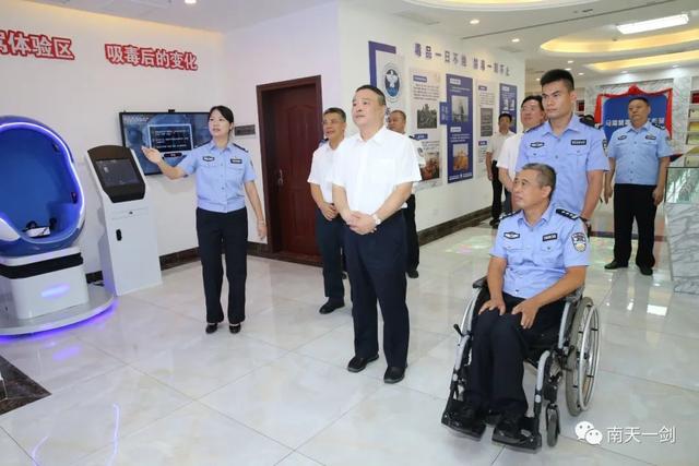 曾欣在百色市调研时强调:提高政治站位 维护边疆巩固安宁